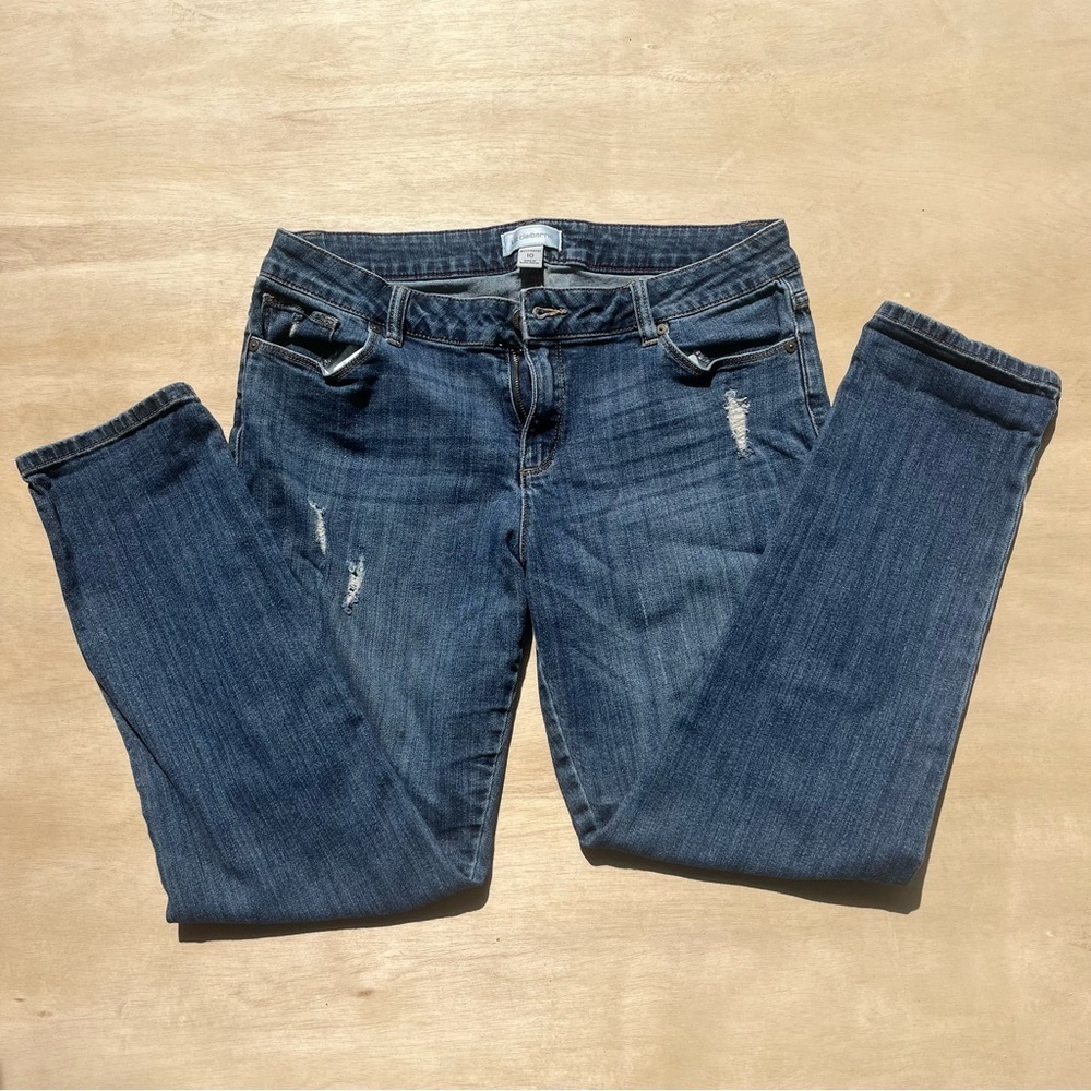Liz Claiborne women’s size 10 blue boyfriend distressed jeans casual going out
